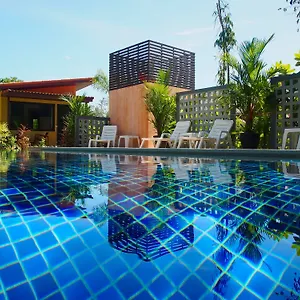 https://at-bangsak-resort.khao-lakhotels.com